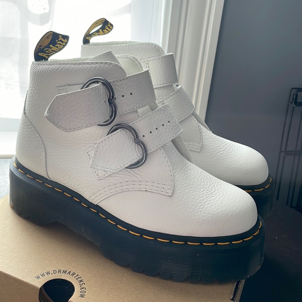Dr Martens White Devon Heart Boots